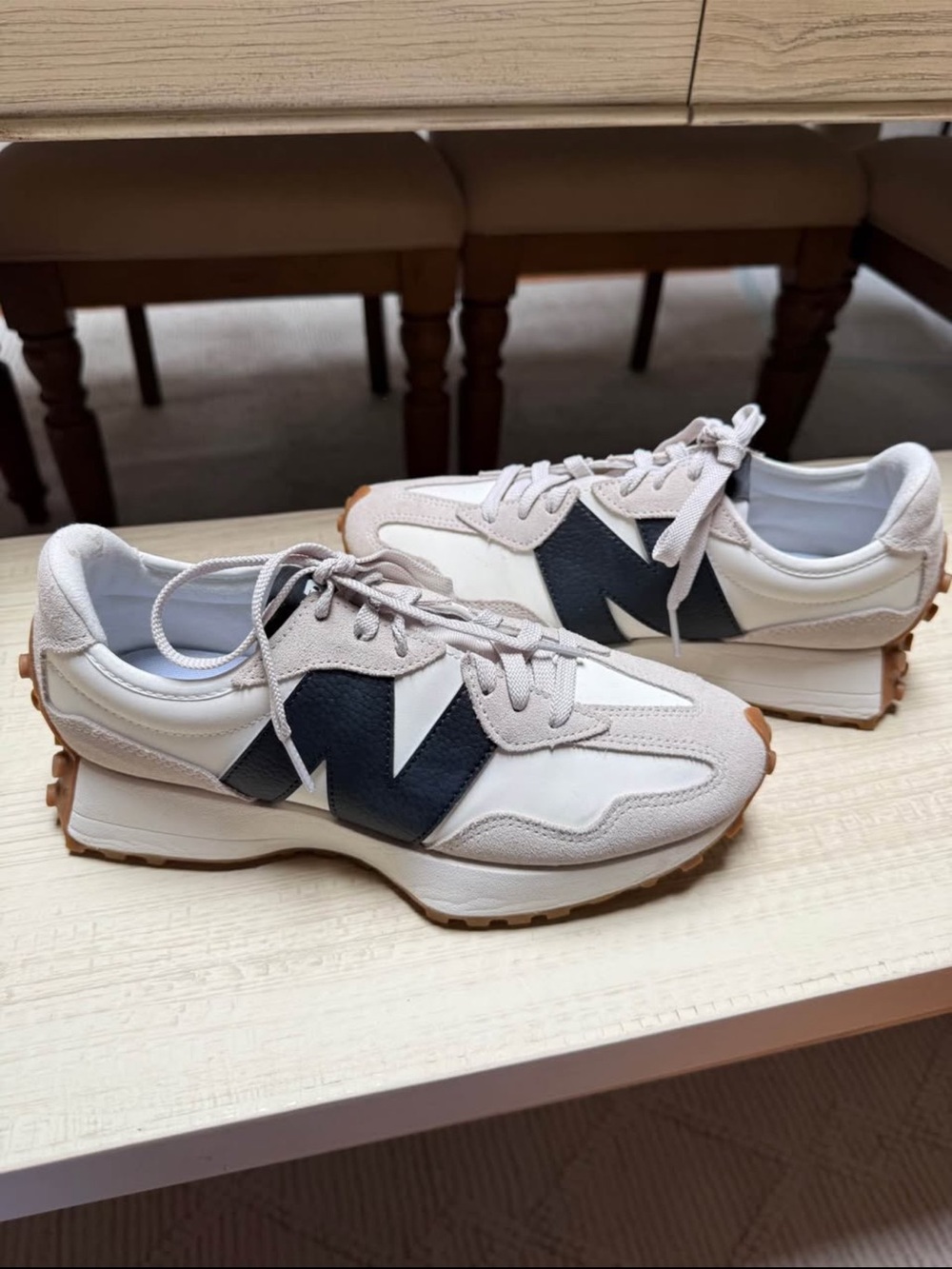 New Balance 327  Women's  Sneakers